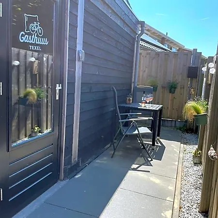 Bed & Bike Gasthuus Texel Bed & Breakfast 3*